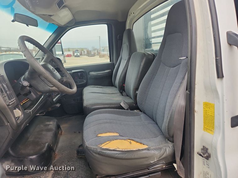 image for item DQ5374 2003 Chevrolet C4500  dump flatbed truck