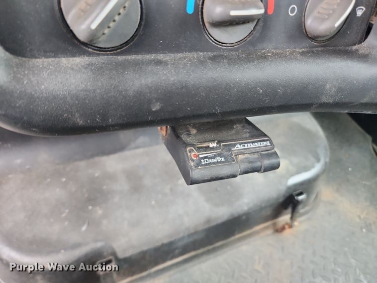 image for item DQ5374 2003 Chevrolet C4500  dump flatbed truck