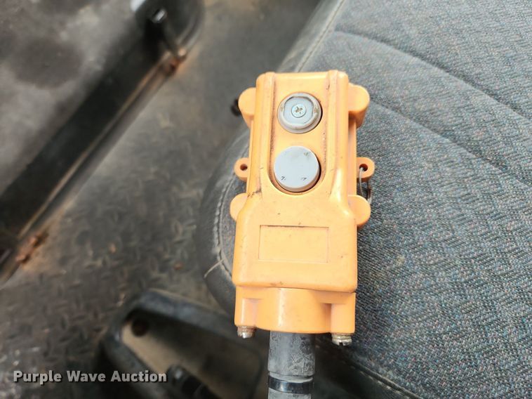 image for item DQ5374 2003 Chevrolet C4500  dump flatbed truck