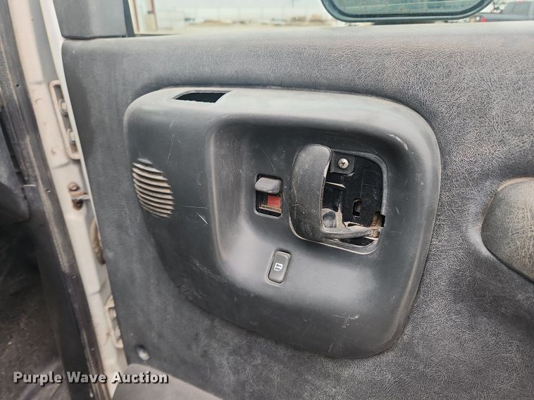 image for item DQ5374 2003 Chevrolet C4500  dump flatbed truck