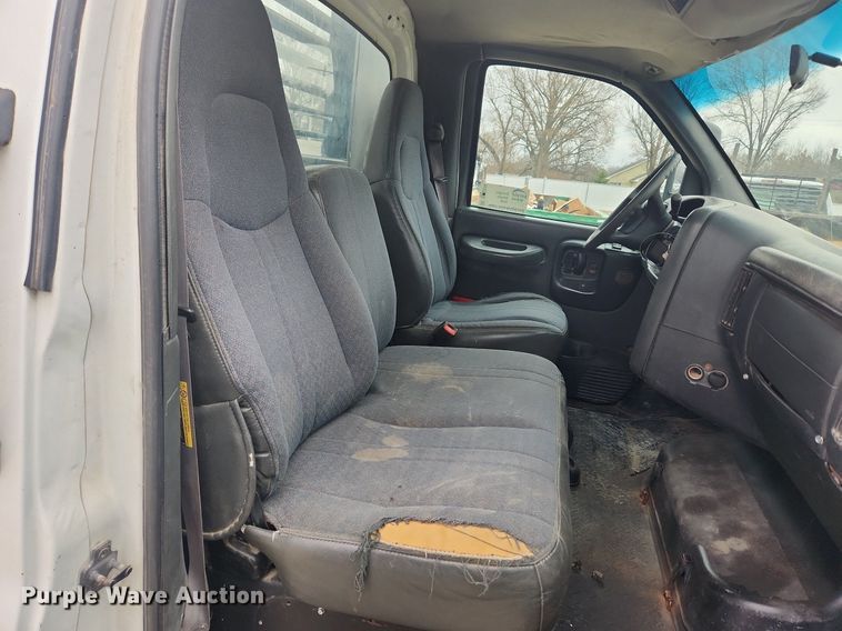 image for item DQ5374 2003 Chevrolet C4500  dump flatbed truck