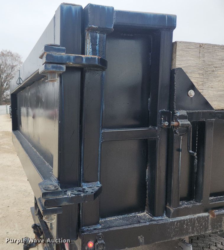 image for item DQ5374 2003 Chevrolet C4500  dump flatbed truck