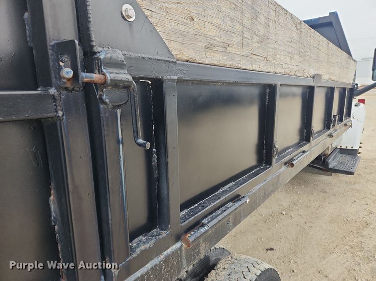image for item DQ5374 2003 Chevrolet C4500  dump flatbed truck