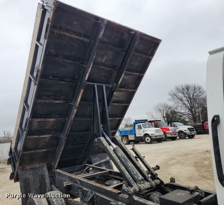 image for item DQ5374 2003 Chevrolet C4500  dump flatbed truck