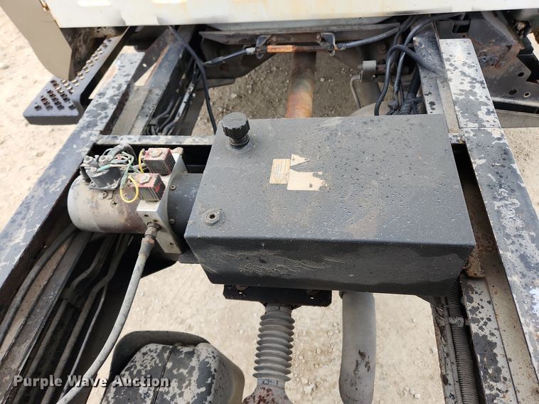 image for item DQ5374 2003 Chevrolet C4500  dump flatbed truck