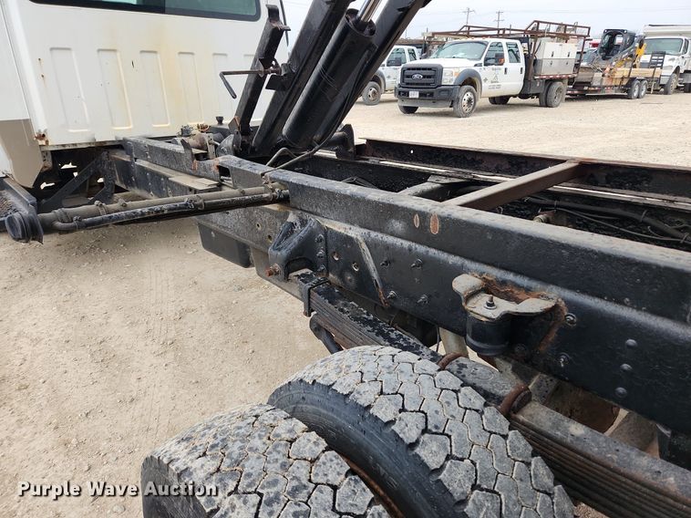 image for item DQ5374 2003 Chevrolet C4500  dump flatbed truck