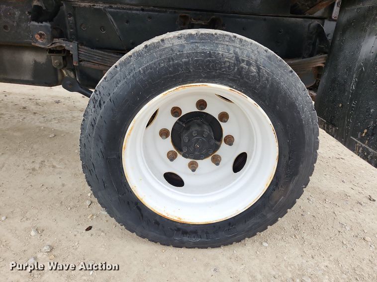 image for item DQ5374 2003 Chevrolet C4500  dump flatbed truck