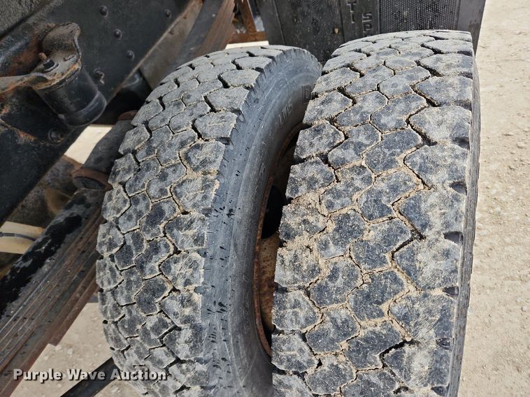 image for item DQ5374 2003 Chevrolet C4500  dump flatbed truck