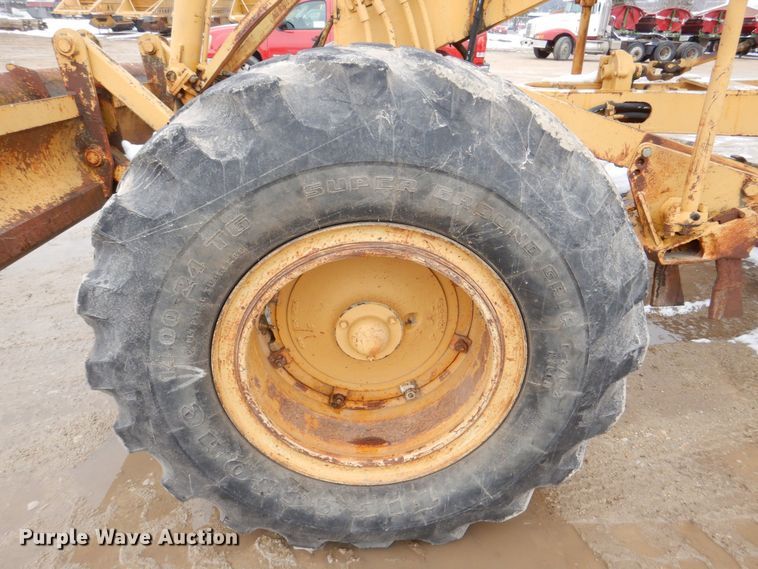 image for item DR4520 1969 Caterpillar 14E  rigid frame motor grader