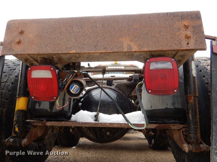 image for item DR4523 1996 International 9400  semi truck