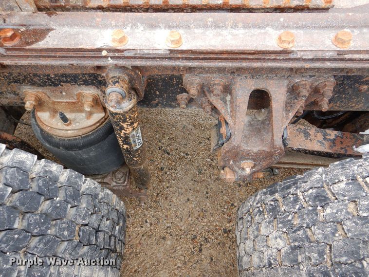 image for item DR4523 1996 International 9400  semi truck