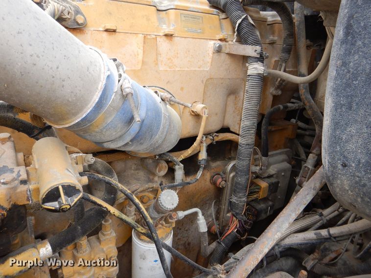 image for item DR4523 1996 International 9400  semi truck