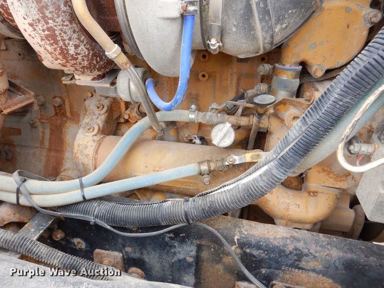 image for item DR4523 1996 International 9400  semi truck