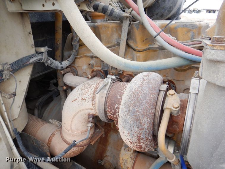 image for item DR4523 1996 International 9400  semi truck