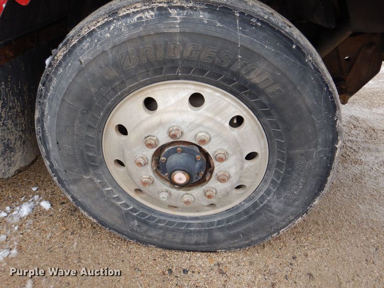 image for item DR4523 1996 International 9400  semi truck