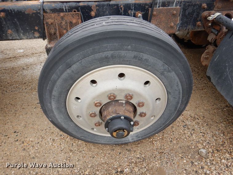 image for item DR4523 1996 International 9400  semi truck