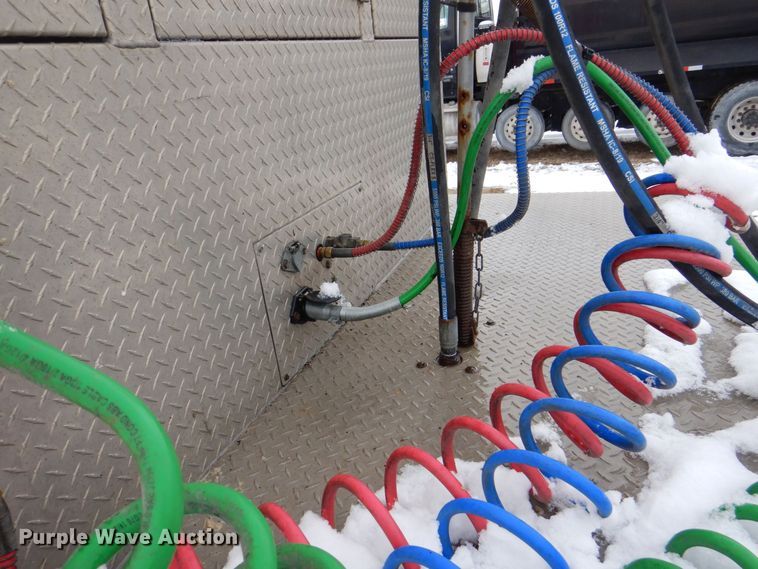 image for item DR4527 2010 Western Star 4900  semi truck