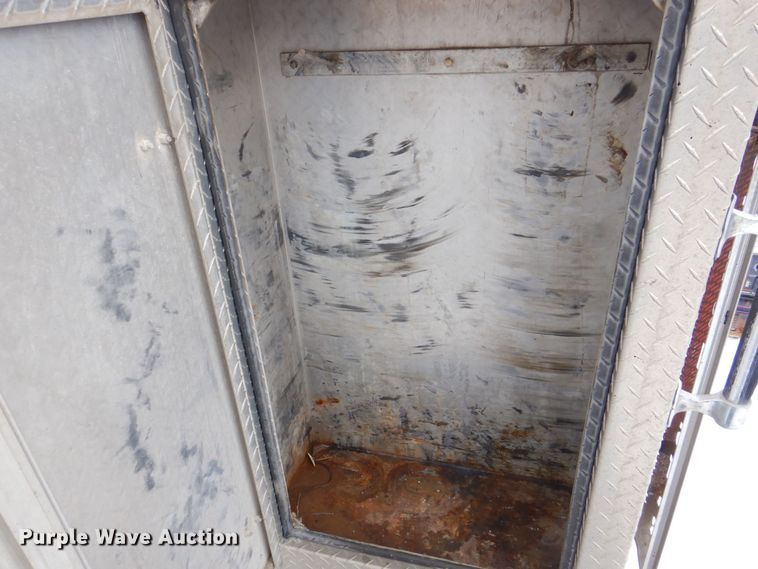 image for item DR4527 2010 Western Star 4900  semi truck