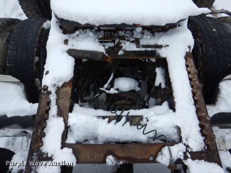 image for item DR4527 2010 Western Star 4900  semi truck