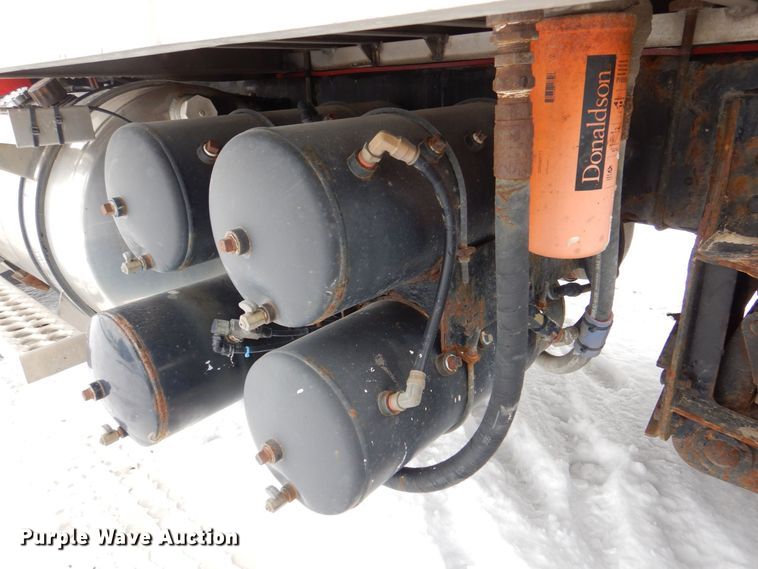 image for item DR4527 2010 Western Star 4900  semi truck