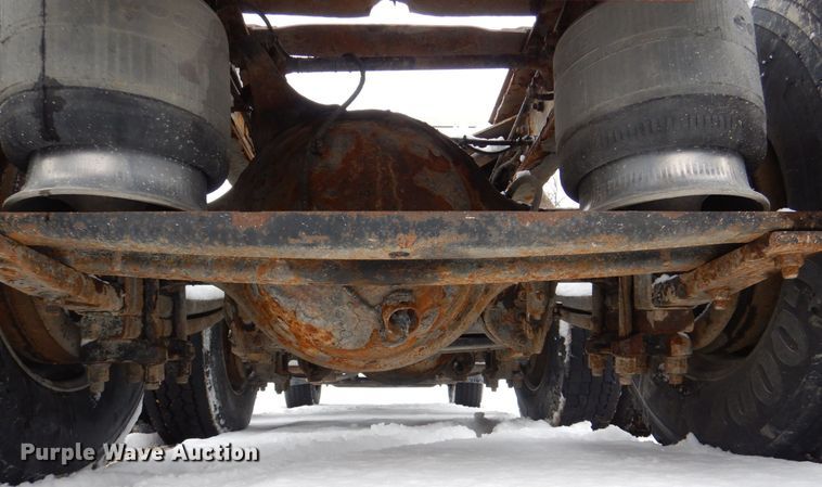 image for item DR4527 2010 Western Star 4900  semi truck