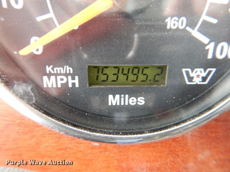 image for item DR4527 2010 Western Star 4900  semi truck