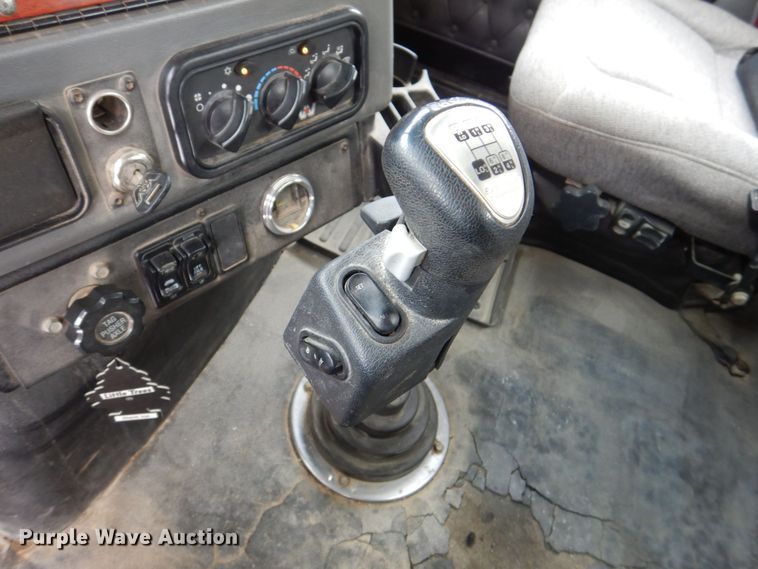 image for item DR4527 2010 Western Star 4900  semi truck