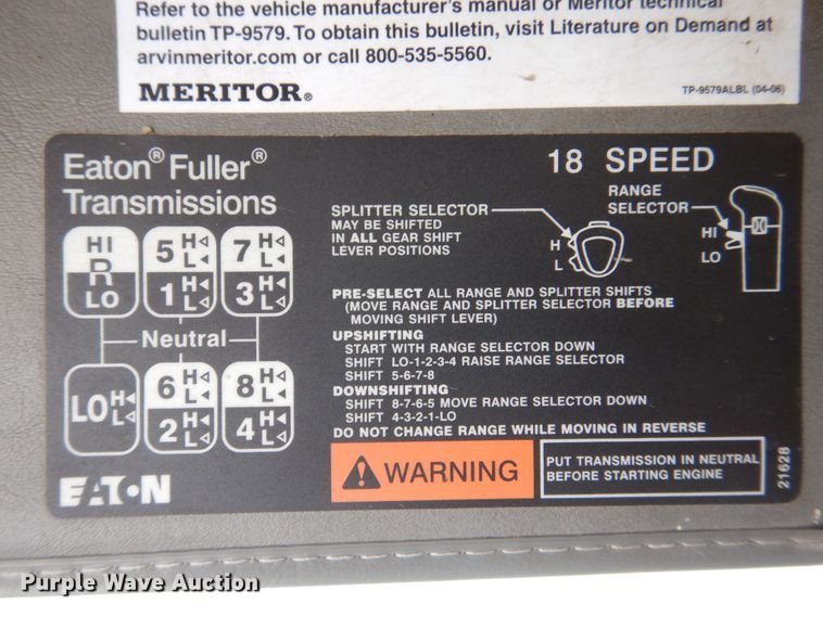 image for item DR4527 2010 Western Star 4900  semi truck