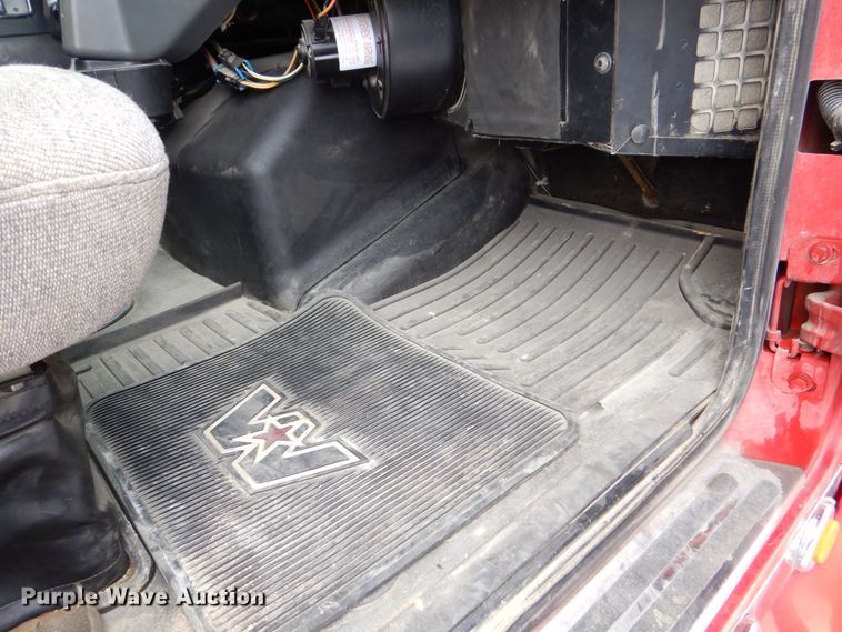 image for item DR4527 2010 Western Star 4900  semi truck