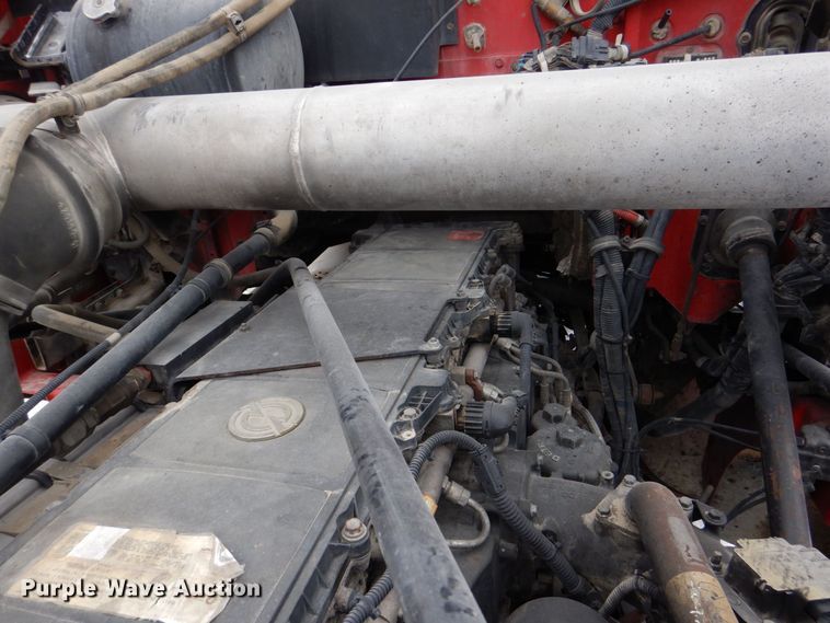 image for item DR4527 2010 Western Star 4900  semi truck