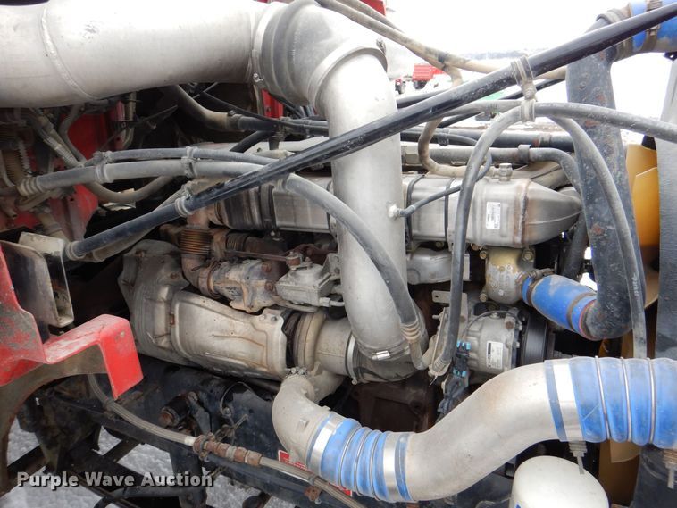 image for item DR4527 2010 Western Star 4900  semi truck