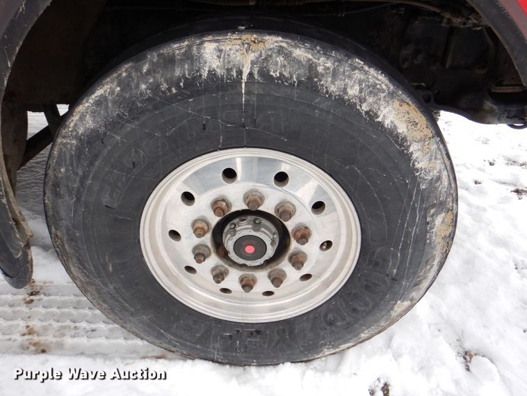 image for item DR4527 2010 Western Star 4900  semi truck