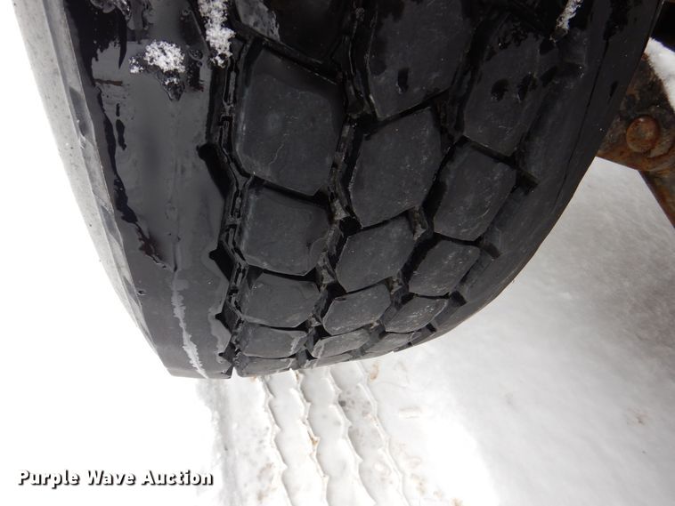 image for item DR4527 2010 Western Star 4900  semi truck