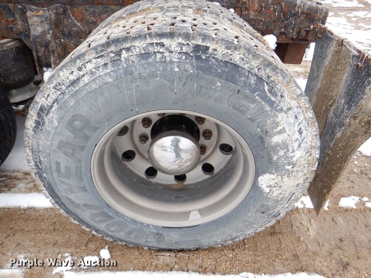 image for item DR4527 2010 Western Star 4900  semi truck