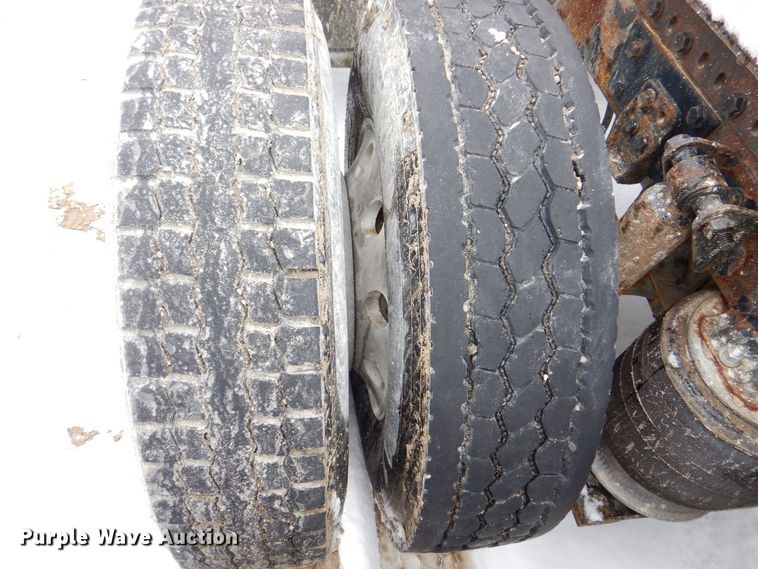 image for item DR4527 2010 Western Star 4900  semi truck