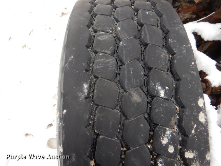 image for item DR4527 2010 Western Star 4900  semi truck