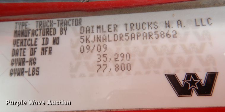 image for item DR4527 2010 Western Star 4900  semi truck