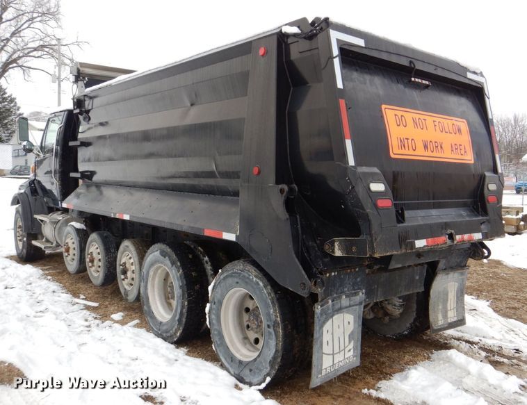 image for item DR4528 2009 Sterling L9500  dump truck