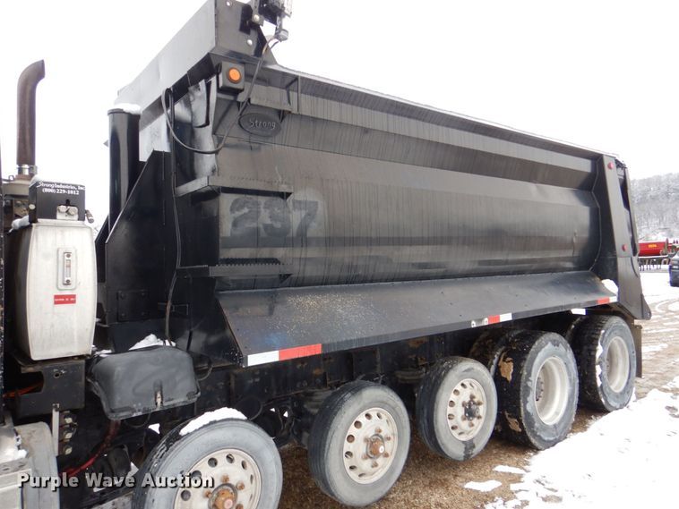 image for item DR4528 2009 Sterling L9500  dump truck