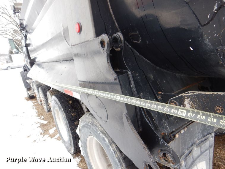 image for item DR4528 2009 Sterling L9500  dump truck