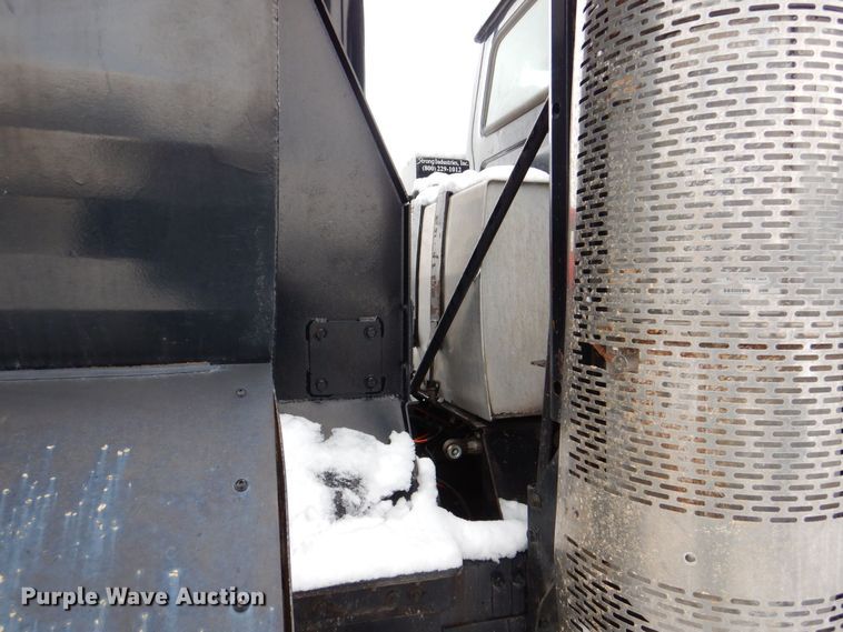 image for item DR4528 2009 Sterling L9500  dump truck