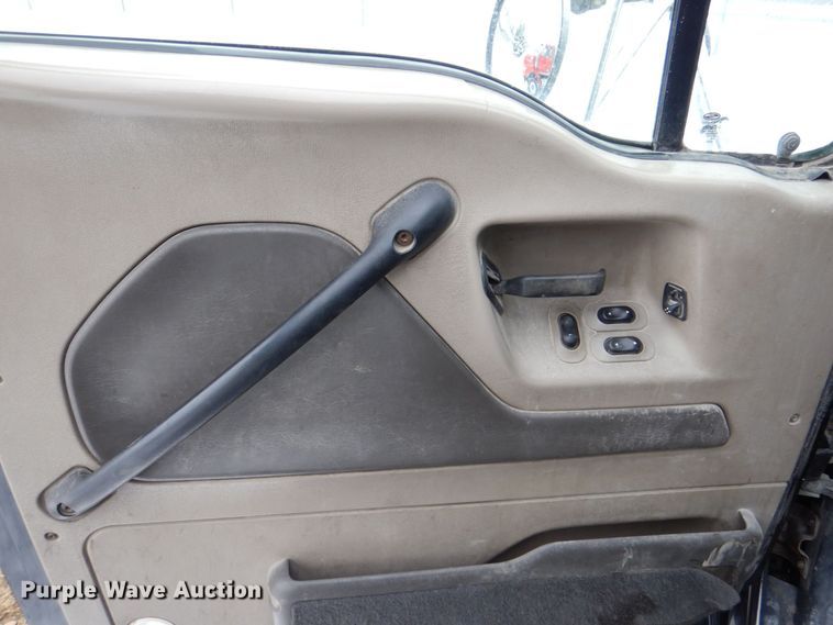 image for item DR4528 2009 Sterling L9500  dump truck