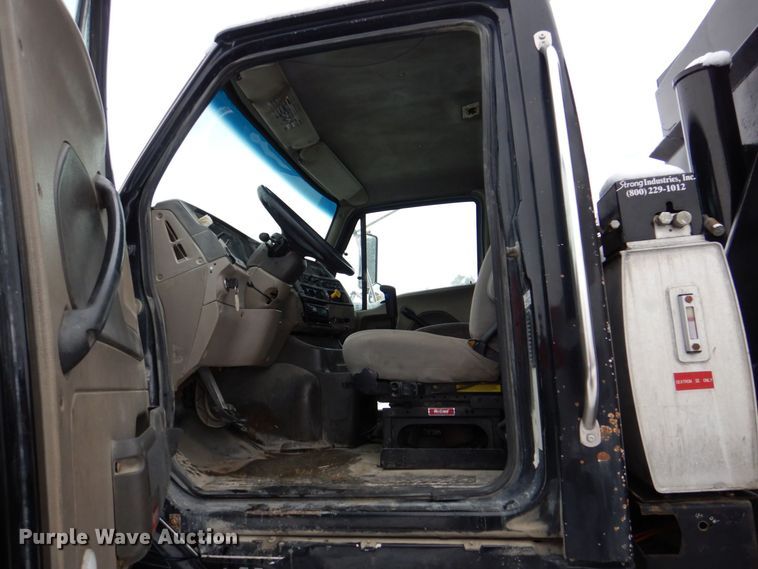 image for item DR4528 2009 Sterling L9500  dump truck