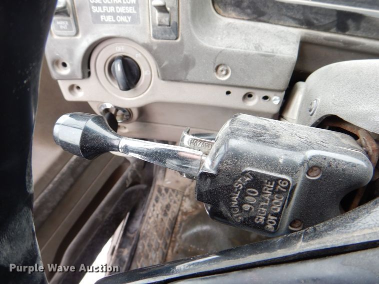 image for item DR4528 2009 Sterling L9500  dump truck