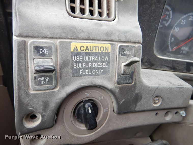 image for item DR4528 2009 Sterling L9500  dump truck