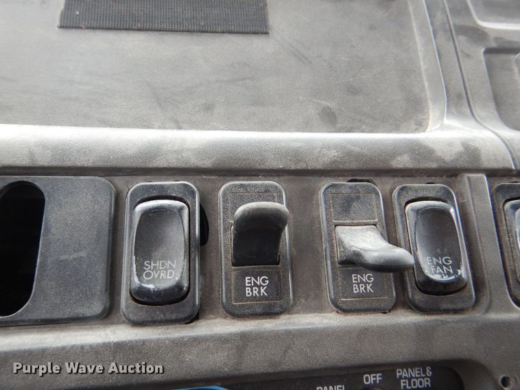 image for item DR4528 2009 Sterling L9500  dump truck