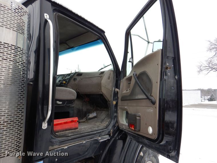 image for item DR4528 2009 Sterling L9500  dump truck