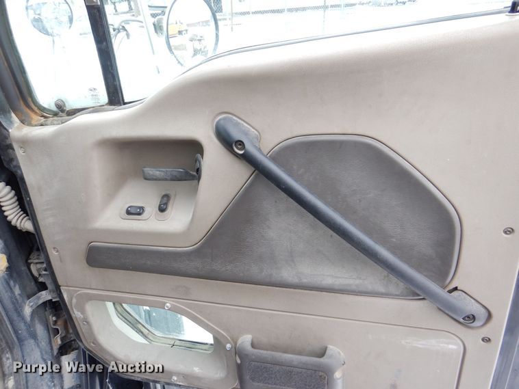 image for item DR4528 2009 Sterling L9500  dump truck