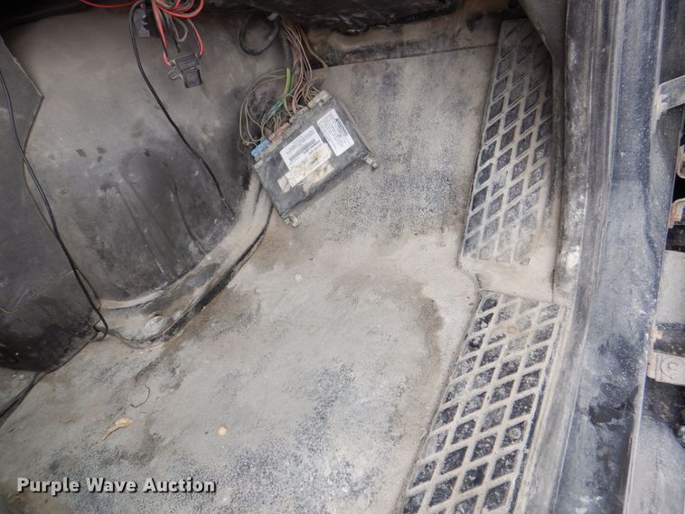 image for item DR4528 2009 Sterling L9500  dump truck