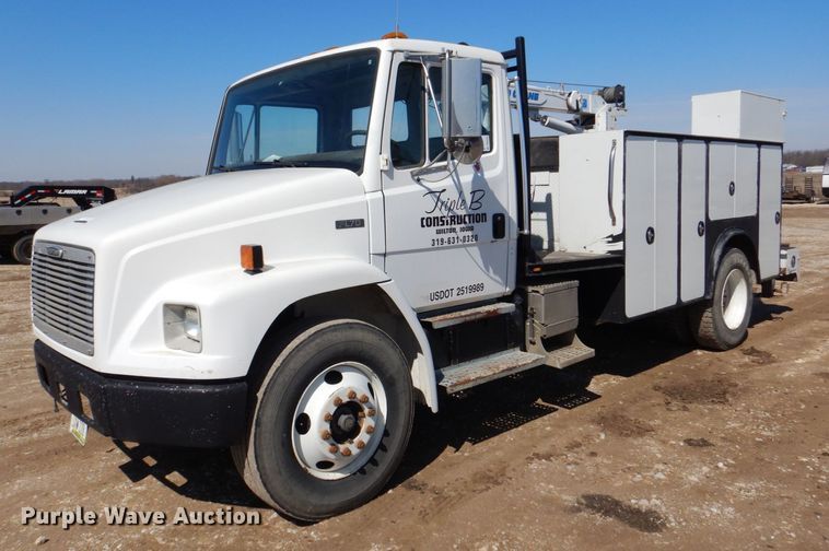 image for item DR4535 2001 Freightliner FL70  utility / service truck